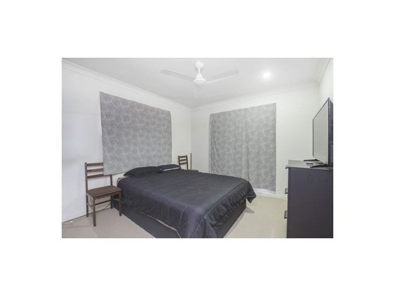 2/18 Bahrs Point Drive, Bahrs Scrub QLD 4207