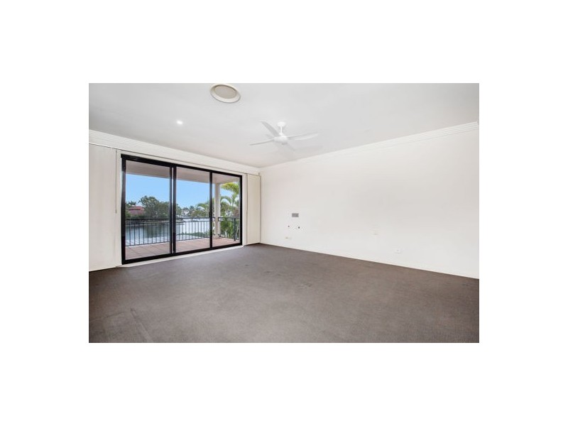 1056 Rosebank Way West, Hope Island QLD 4212
