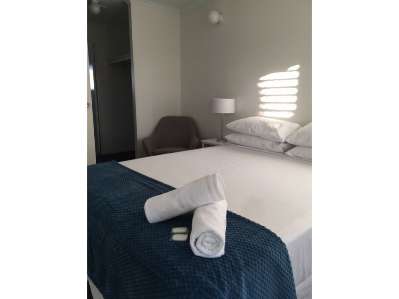 8 16 Crescent Avenue, Mermaid Beach QLD 4218