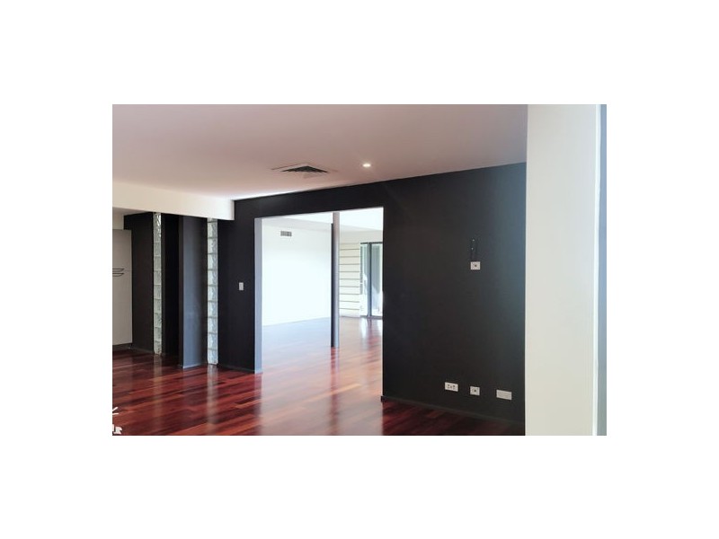 28 BOLLARD CIRCUIT, CLEAR ISLAND WATERS, Clear Island Waters QLD 4226