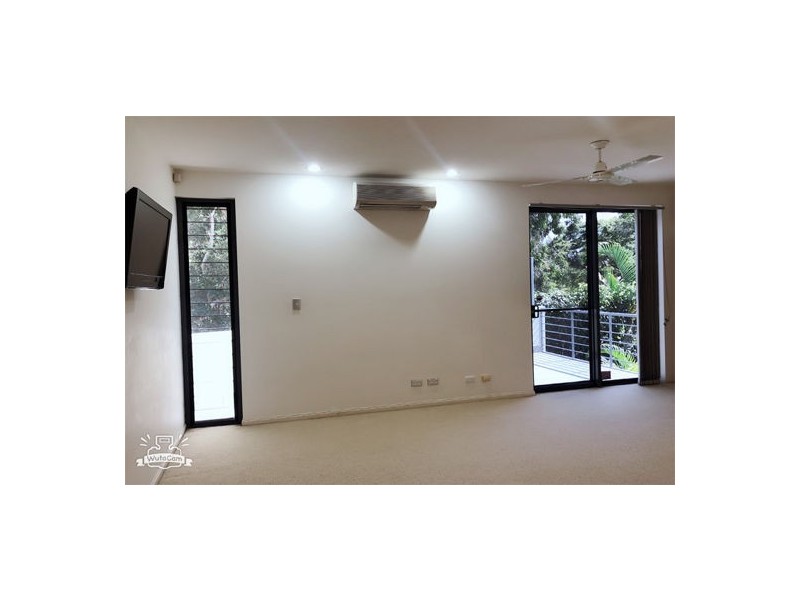 28 BOLLARD CIRCUIT, CLEAR ISLAND WATERS, Clear Island Waters QLD 4226