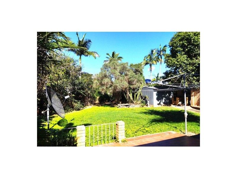 4 carnaby street, Macgregor QLD 4109