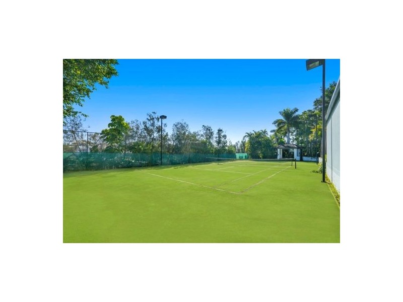 2 Witt Avenue, Carrara QLD 4211