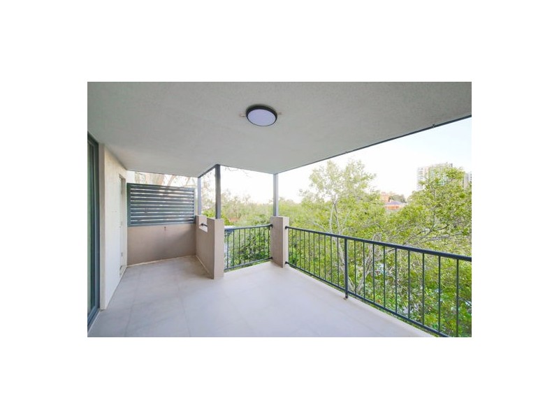 67/7 Landsborough tce, Toowong QLD 4066