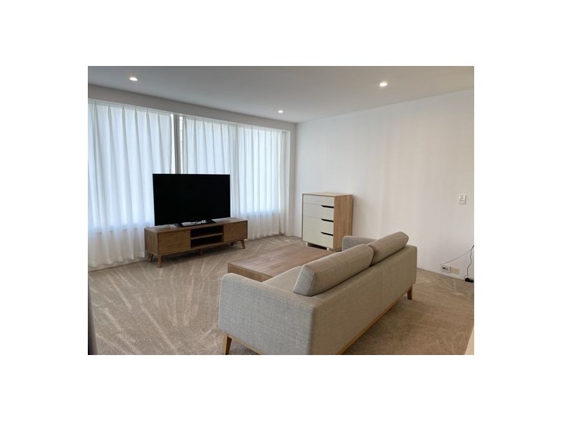 U507 9 Hamilton Avenue, Surfers Paradise QLD 4217