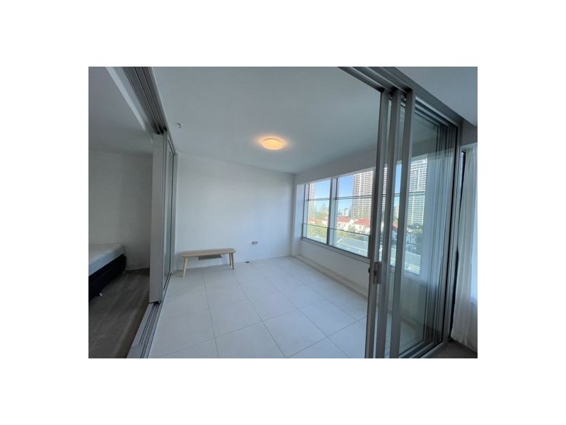 U507 9 Hamilton Avenue, Surfers Paradise QLD 4217