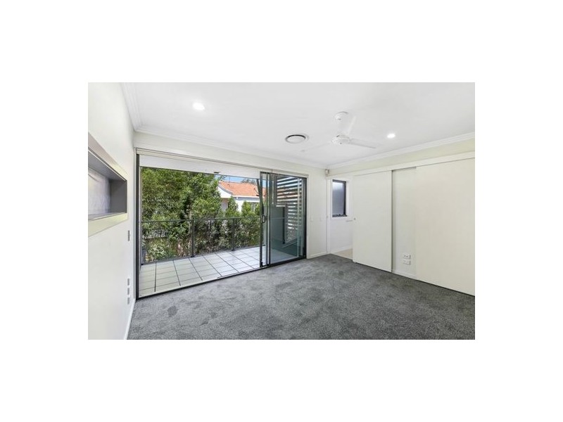 45 Bundall Rd, Surfers Paradise QLD 4217