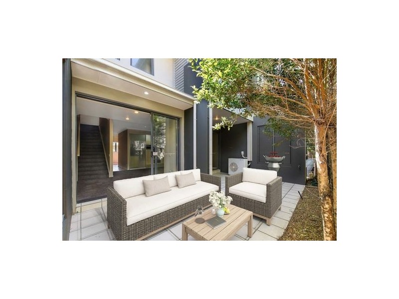 45 Bundall Rd, Surfers Paradise QLD 4217