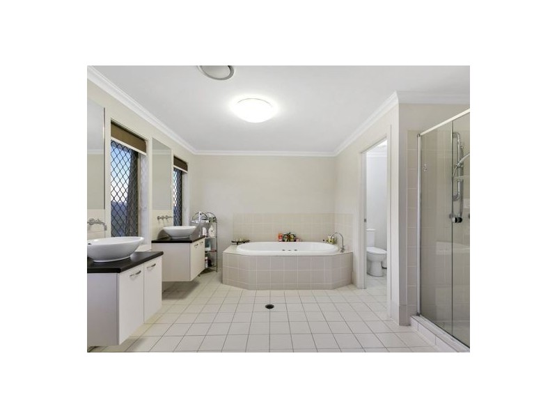 37 Mcauley Parade, Pacific Pines QLD 4211