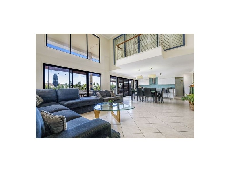 13 Ensenada Court, Broadbeach Waters QLD 4218