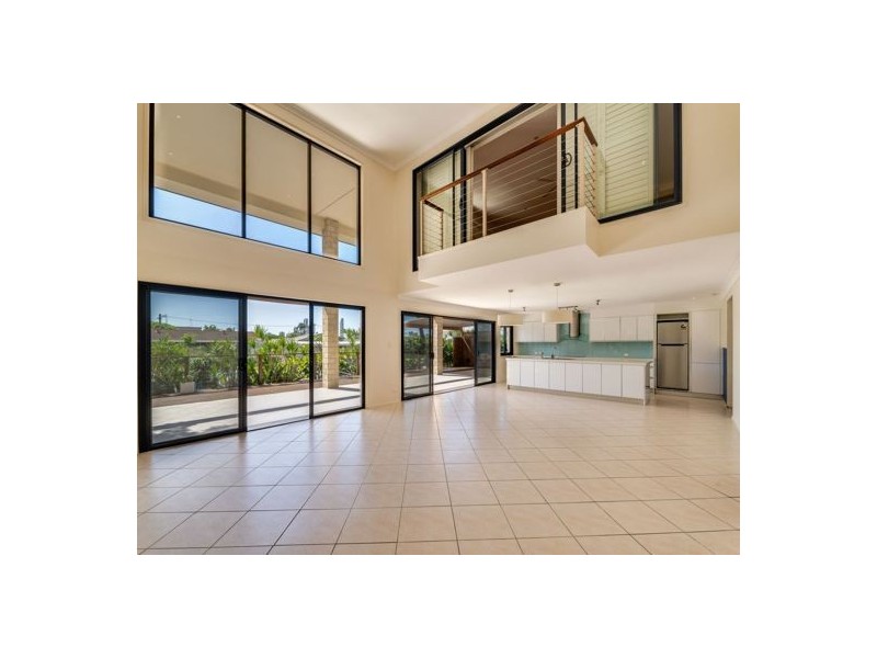 13 Ensenada Court, Broadbeach Waters QLD 4218