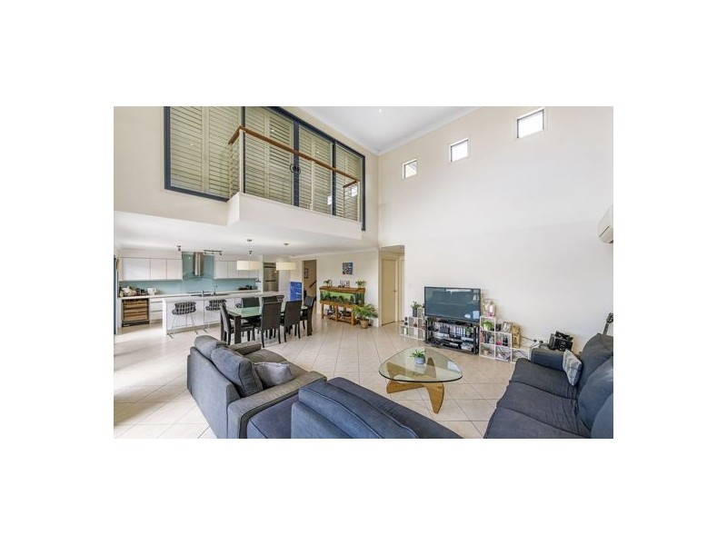 13 Ensenada Court, Broadbeach Waters QLD 4218