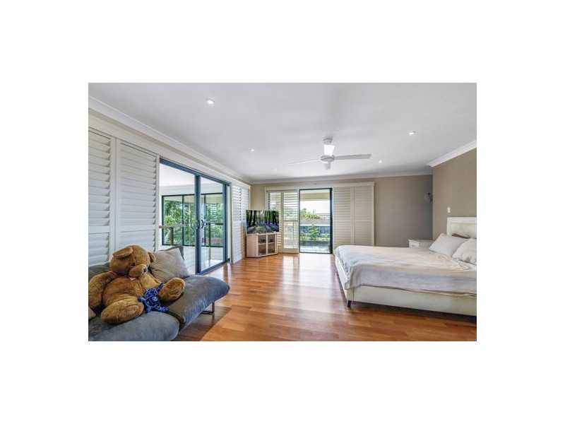 13 Ensenada Court, Broadbeach Waters QLD 4218