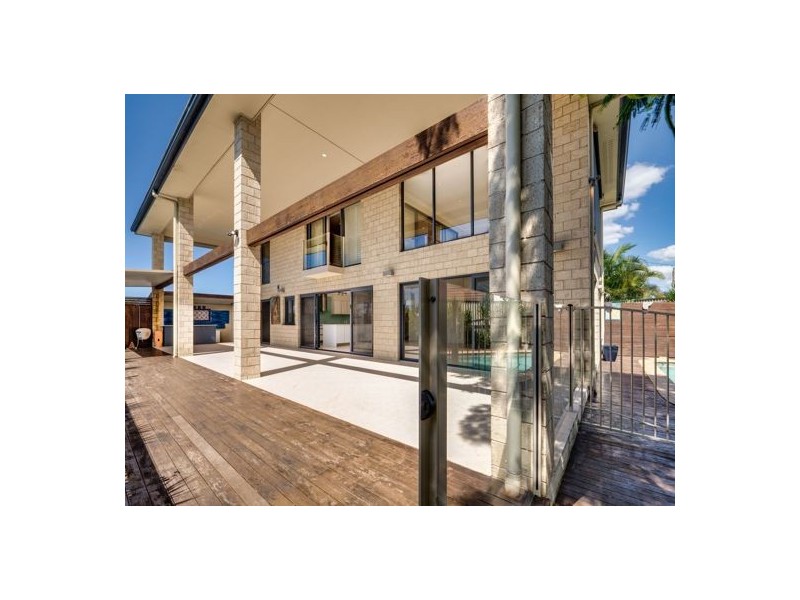 13 Ensenada Court, Broadbeach Waters QLD 4218