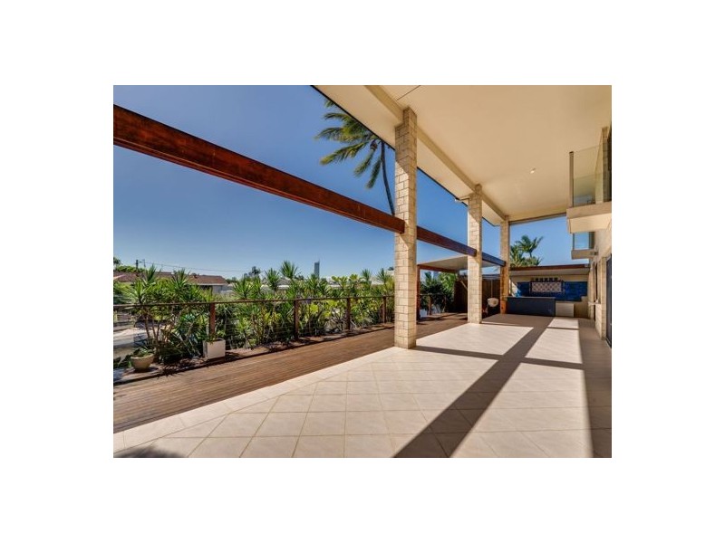 13 Ensenada Court, Broadbeach Waters QLD 4218