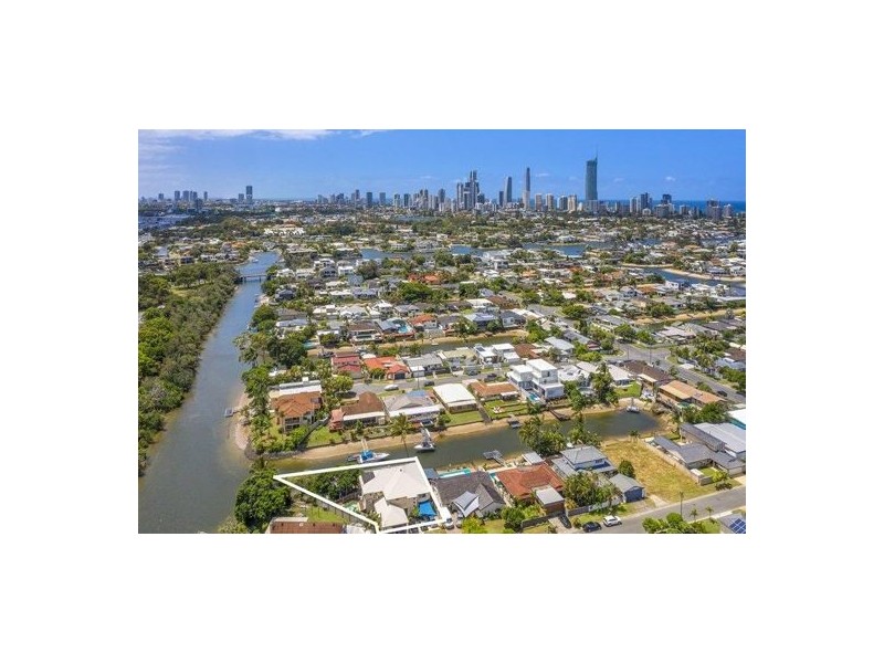 13 Ensenada Court, Broadbeach Waters QLD 4218