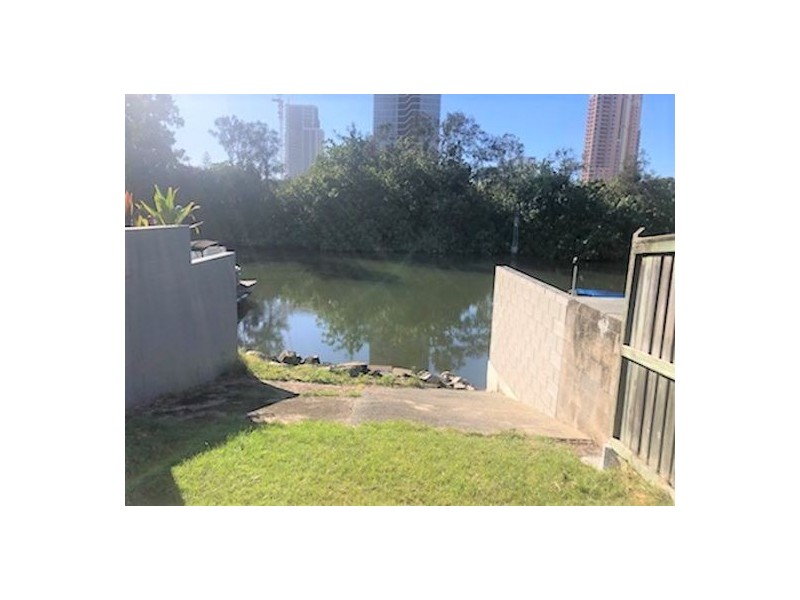 48 Karina Crescent, Broadbeach Waters QLD 4218