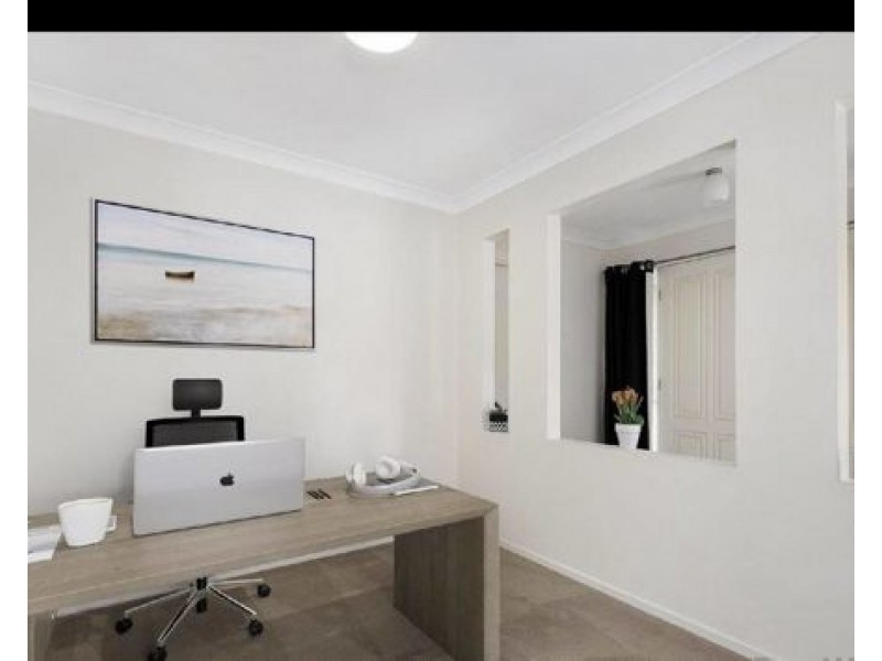 10 SAVANNA PLACE, Eight Mile Plains QLD 4113