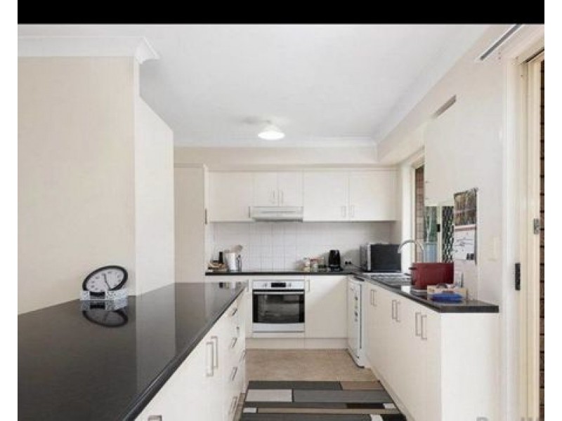 10 SAVANNA PLACE, Eight Mile Plains QLD 4113