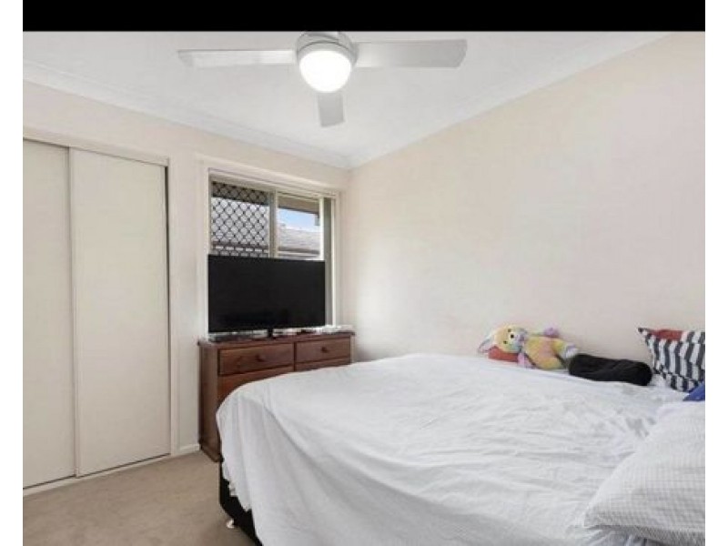 10 SAVANNA PLACE, Eight Mile Plains QLD 4113