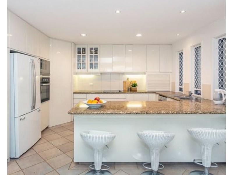 14 Bellavista Close, Highland Park QLD 4211