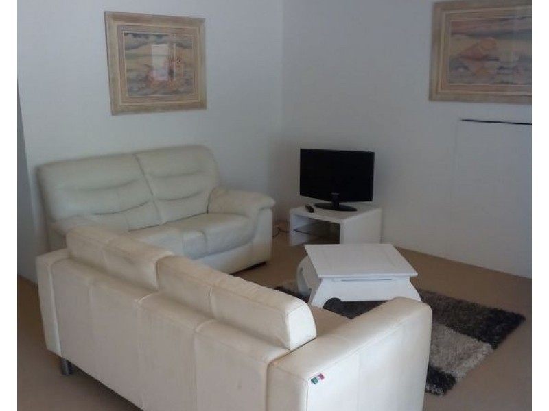 2 Waverley Road, Taringa QLD 4068