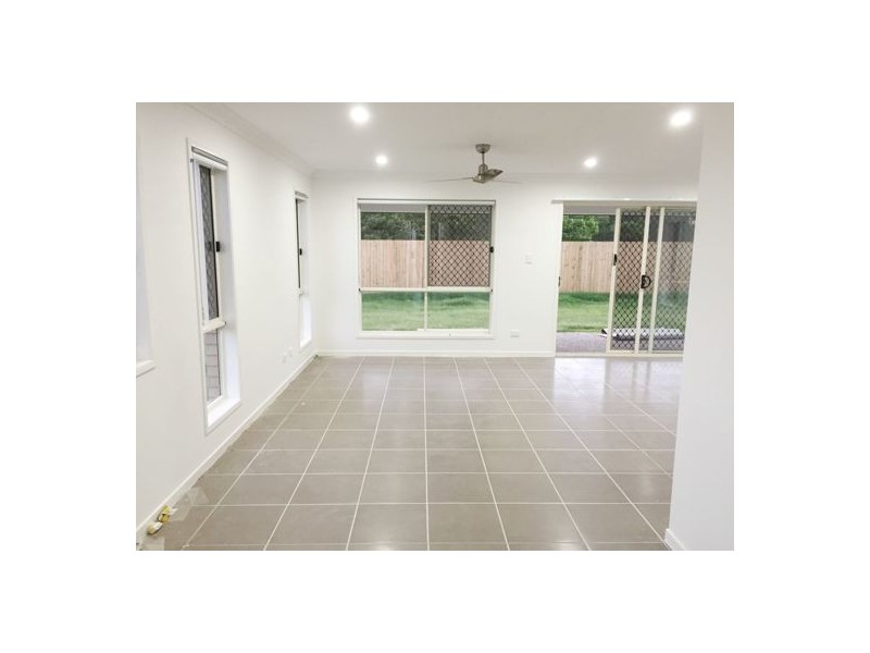 25 Milbrook Cres, Pimpama QLD 4209