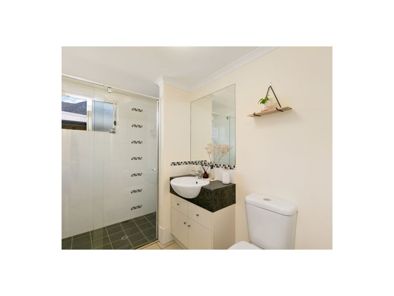 1-13 Ernest St, Redlynch QLD 4870