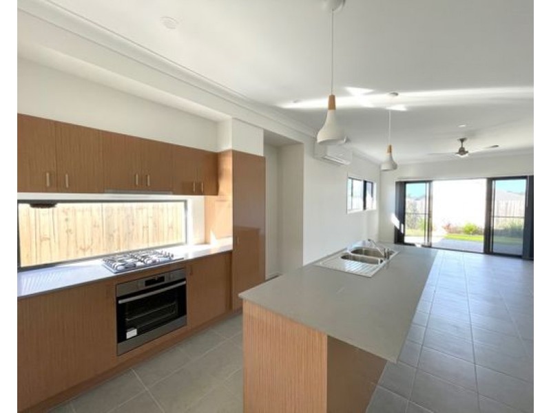 9 Ioannou Place, Coomera QLD 4209