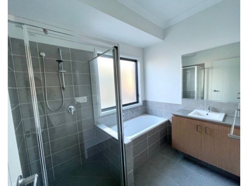 9 Ioannou Place, Coomera QLD 4209