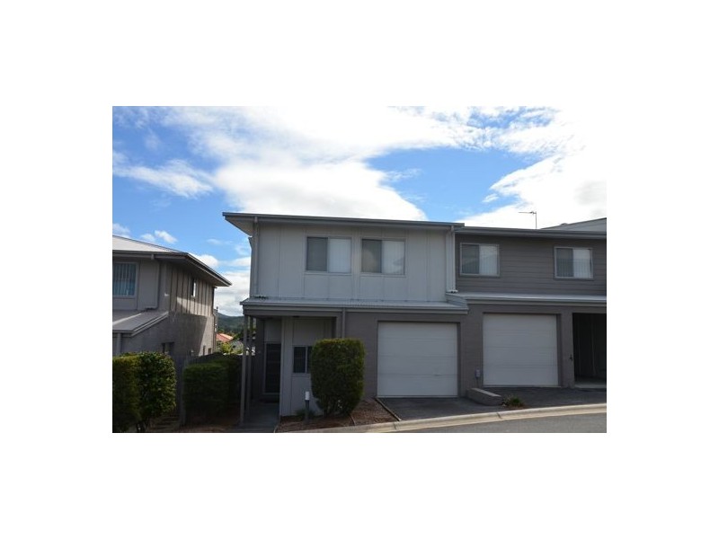 32/2 Sangster Crescent, Pacific Pines QLD 4211