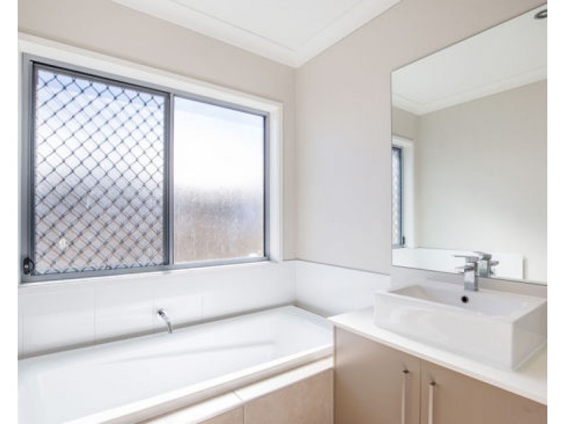 69 Cobblestone Ave, Logan Reserve QLD 4133