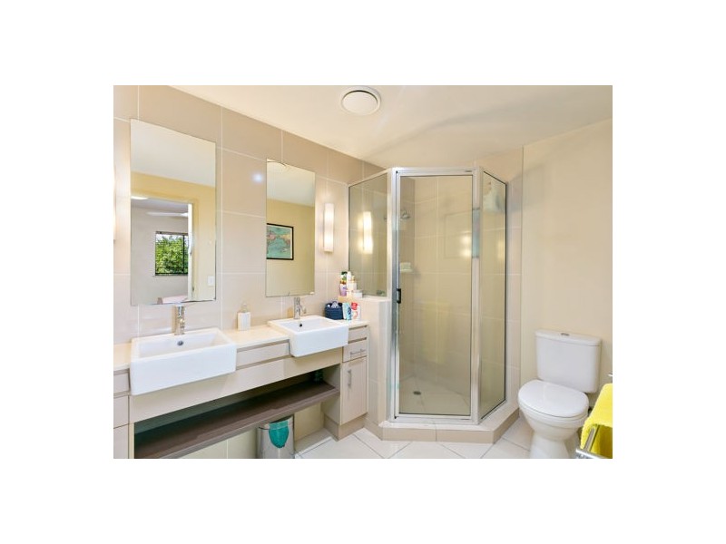 12 Gregory St, Westcourt QLD 4870