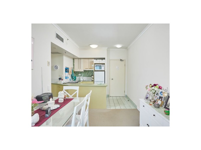 Unit 301 52 Pacific St,, Main Beach QLD 4217