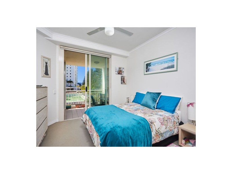 Unit 301 52 Pacific St,, Main Beach QLD 4217