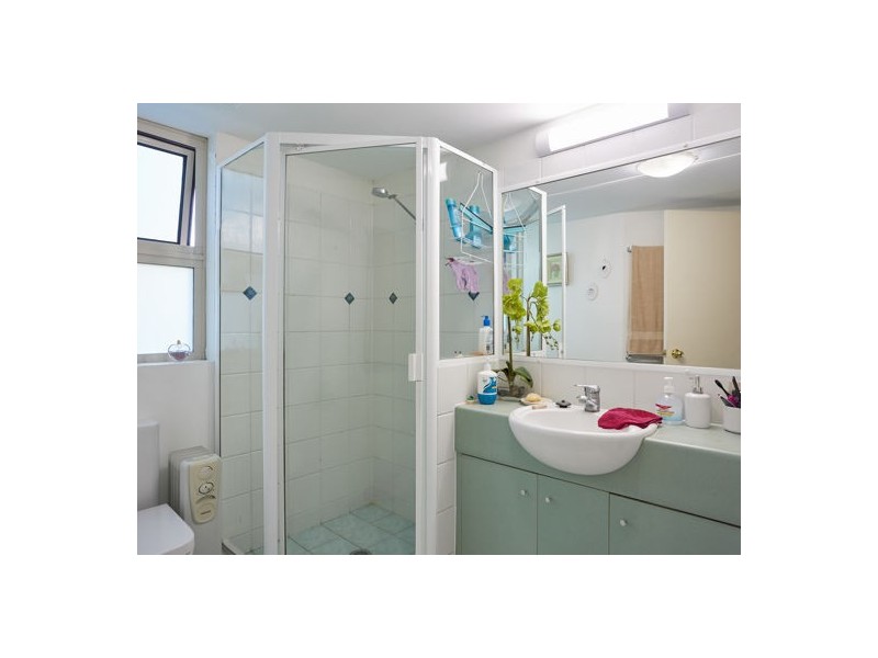 Unit 301 52 Pacific St,, Main Beach QLD 4217