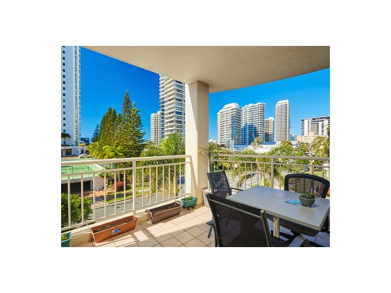 Unit 301 52 Pacific St,, Main Beach QLD 4217