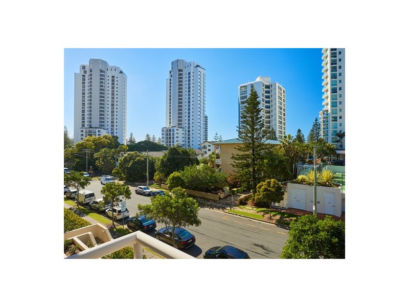 Unit 301 52 Pacific St,, Main Beach QLD 4217