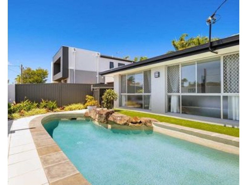 10 Monterey Court, Broadbeach Waters QLD 4218