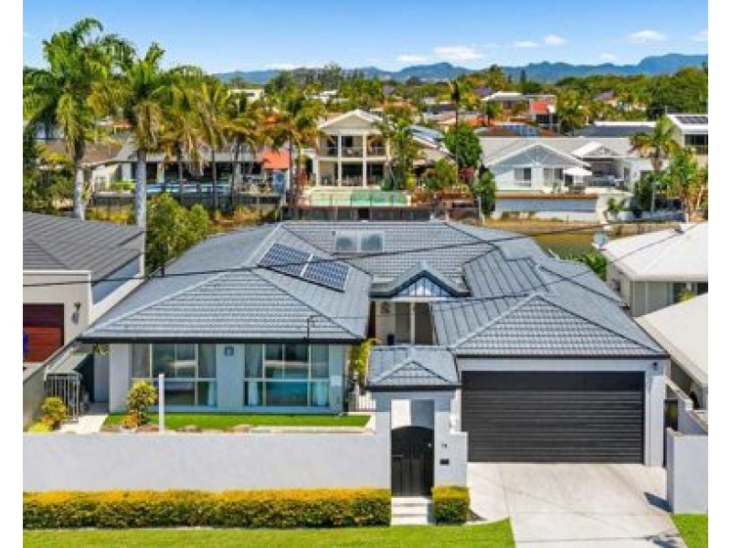 10 Monterey Court, Broadbeach Waters QLD 4218