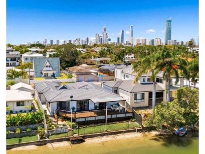 10 Monterey Court, Broadbeach Waters QLD 4218