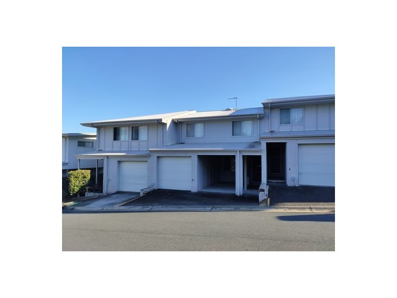 30/2 Sangster Crescent, Pacific Pines QLD 4211