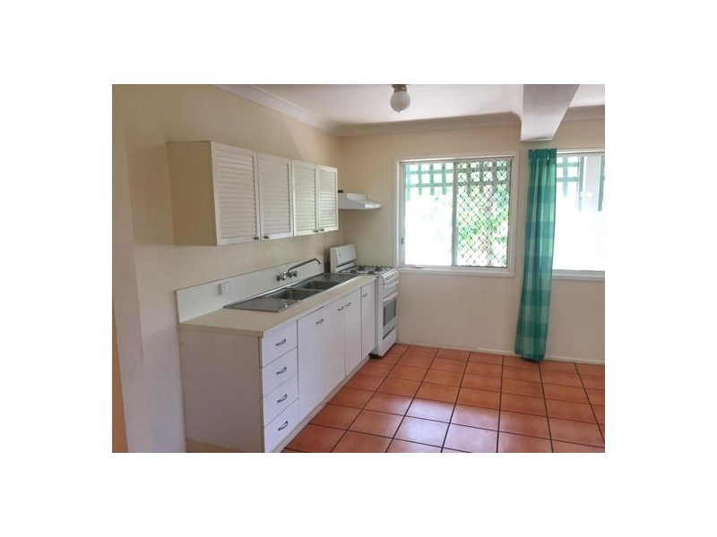 34 Railway Tce, Dutton Park QLD 4102