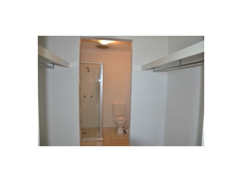 9/2 Sangster Crescent, Pacific Pines QLD 4211