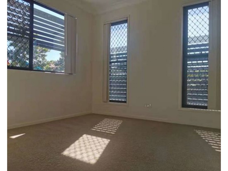 4/407 Warrigal Road, Eight Mile Plains QLD 4113