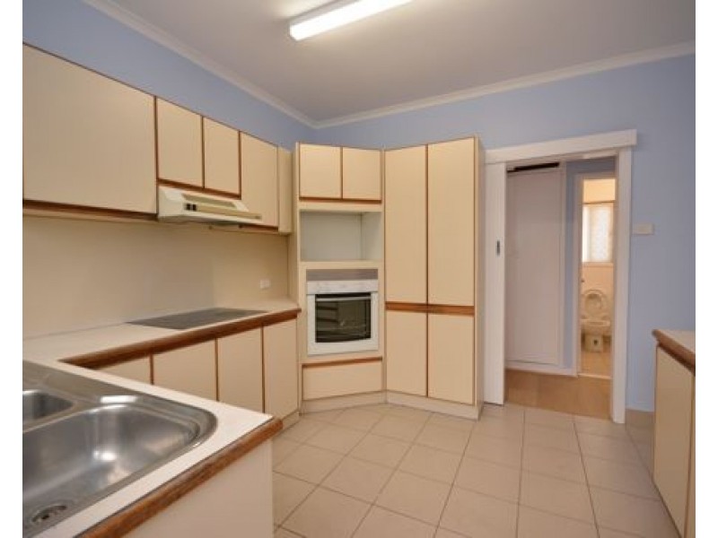 22 Dell Rd, St Lucia QLD 4067