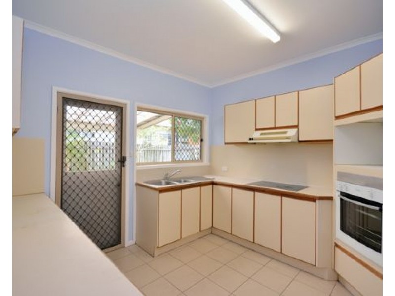 22 Dell Rd, St Lucia QLD 4067