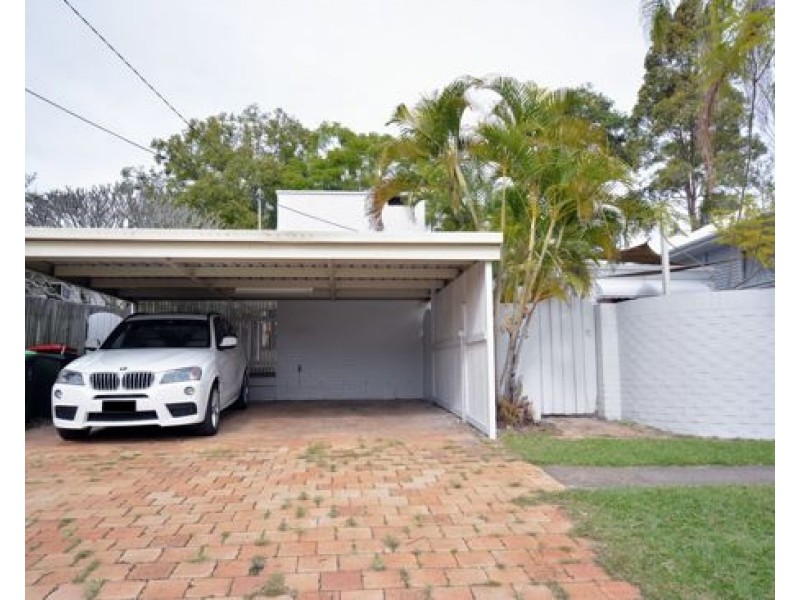 22 Dell Rd, St Lucia QLD 4067