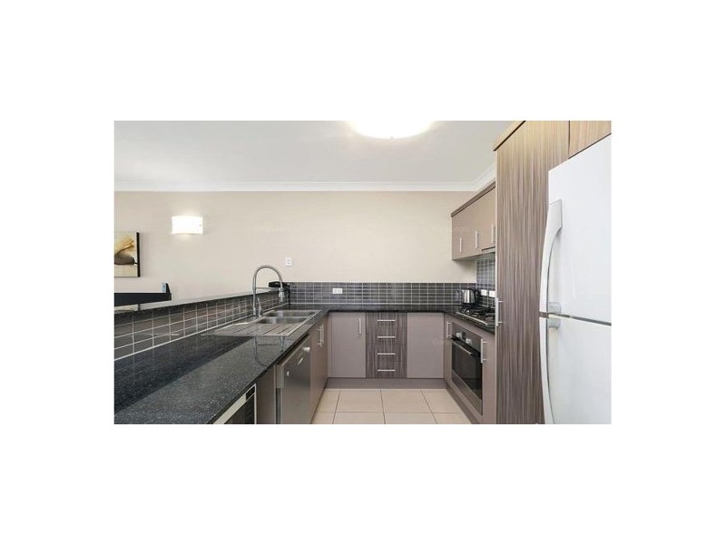 12 Gregory St, Westcourt QLD 4870