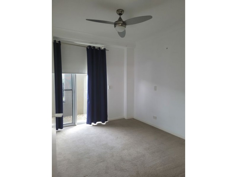 2205 12-14 Executive Drive, Burleigh Waters QLD 4220